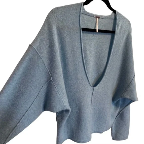 Free People Pale Blue Cashmere V-Neck Sweater Size Small - Picture 5 of 12